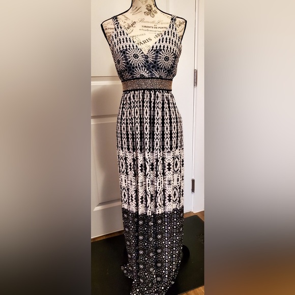 Gorgeous Supple Gown, EUC - Picture 1 of 9